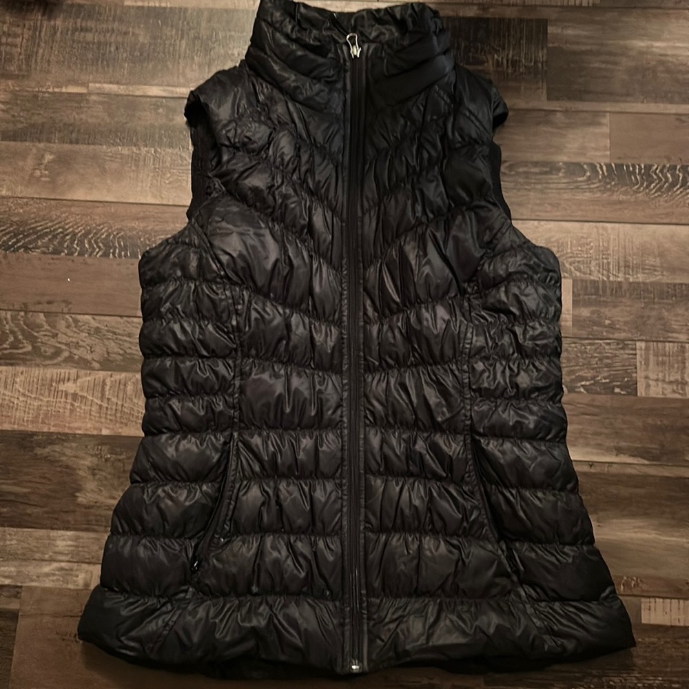 Athleta puffer vest